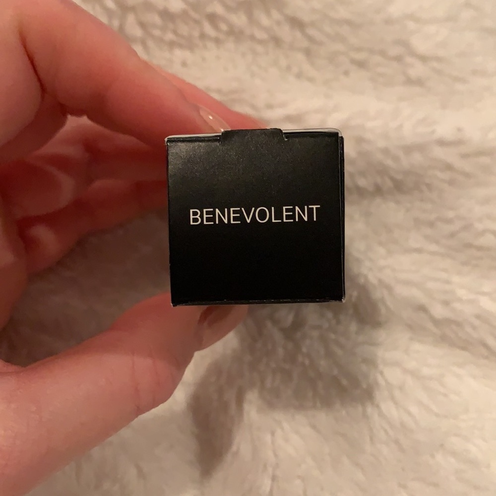 Younique Touch a la mode - Picture 6 of 11